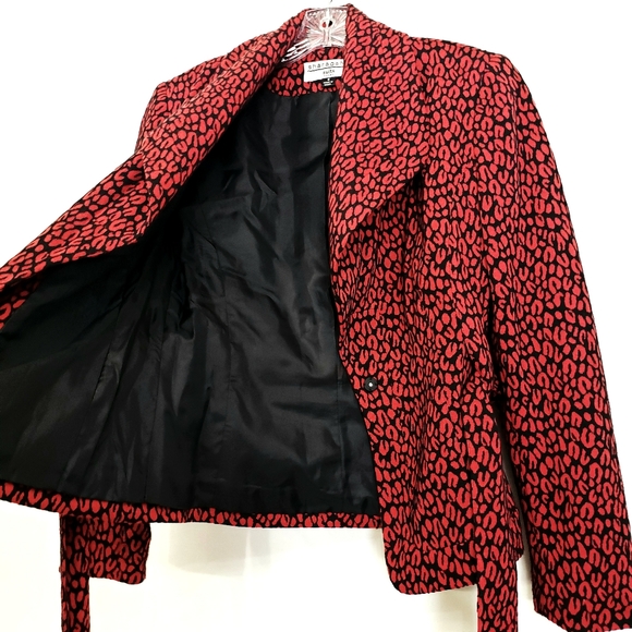 Sheragano Suits Red/Black Geometric Print Collared Tie Front Longsleeve … - Picture 9 of 16
